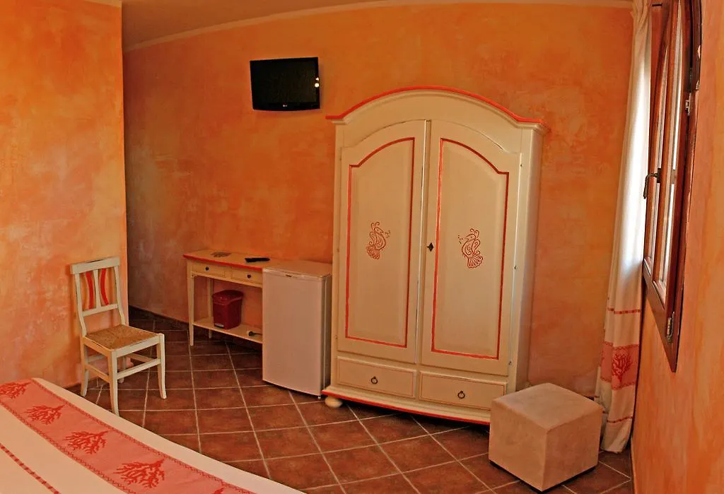I Mari Di Gallura Suites And Rooms San Teodoro  Couette-café San Teodoro (Sardinia)